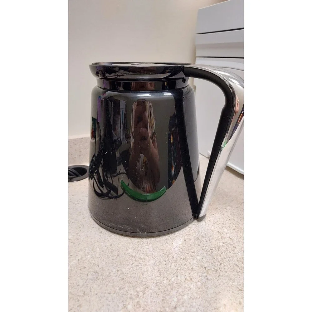 KEURIG 2.0 K-CARAFE -THERMAL COFFEE POT BLACK/SILVER‎ HANDLE - 12 CUP